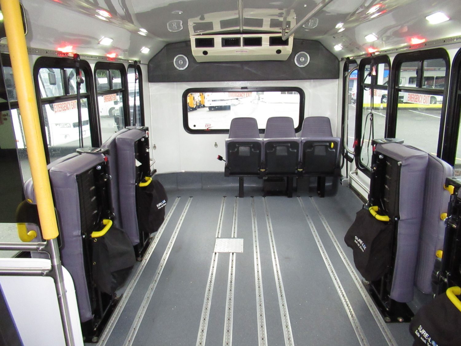 2012 Ford Eldorado Aerotech 13 Passenger ADA Shuttle Bus - S41452 - Image 6