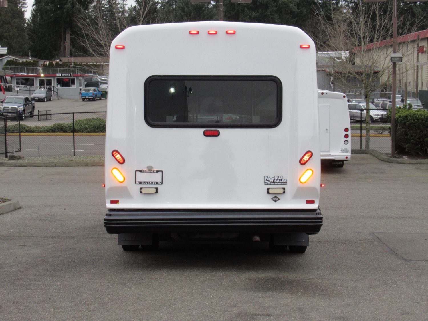 2016 Ford Eldorado Aerotech 14 Passenger Interior Luggage Shuttle Bus - S23370 - Image 11