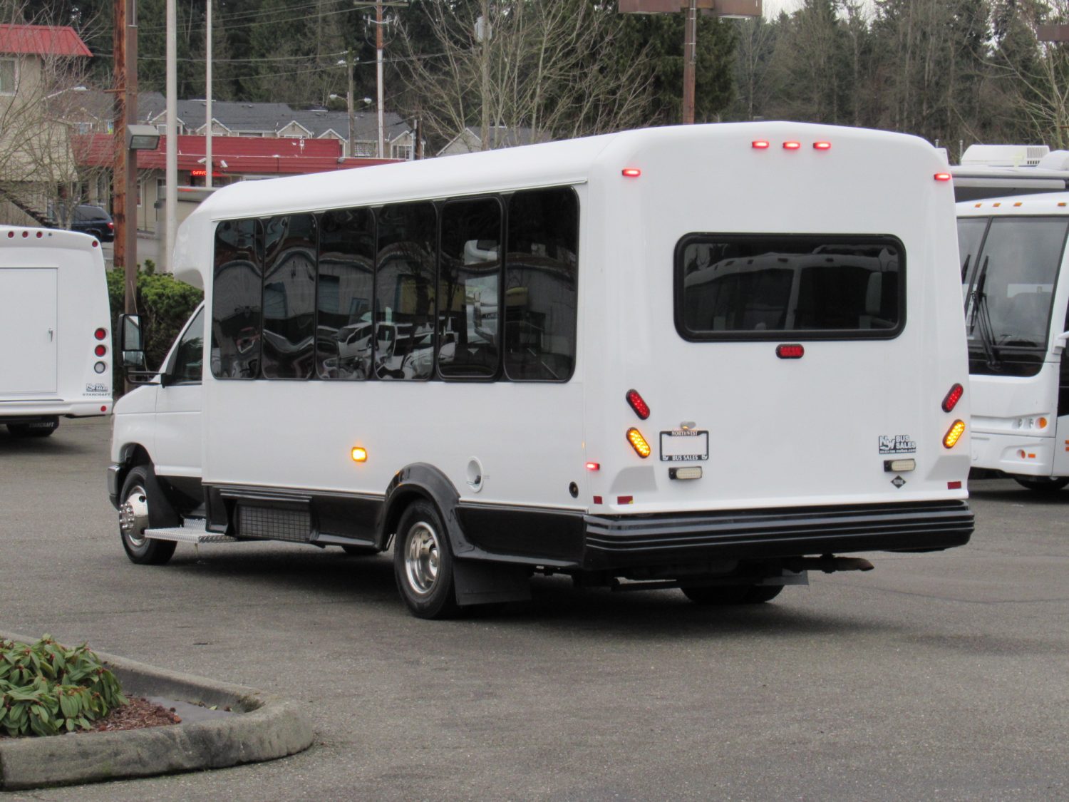 2016 Ford Eldorado Aerotech 14 Passenger Interior Luggage Shuttle Bus - S23370 - Image 4