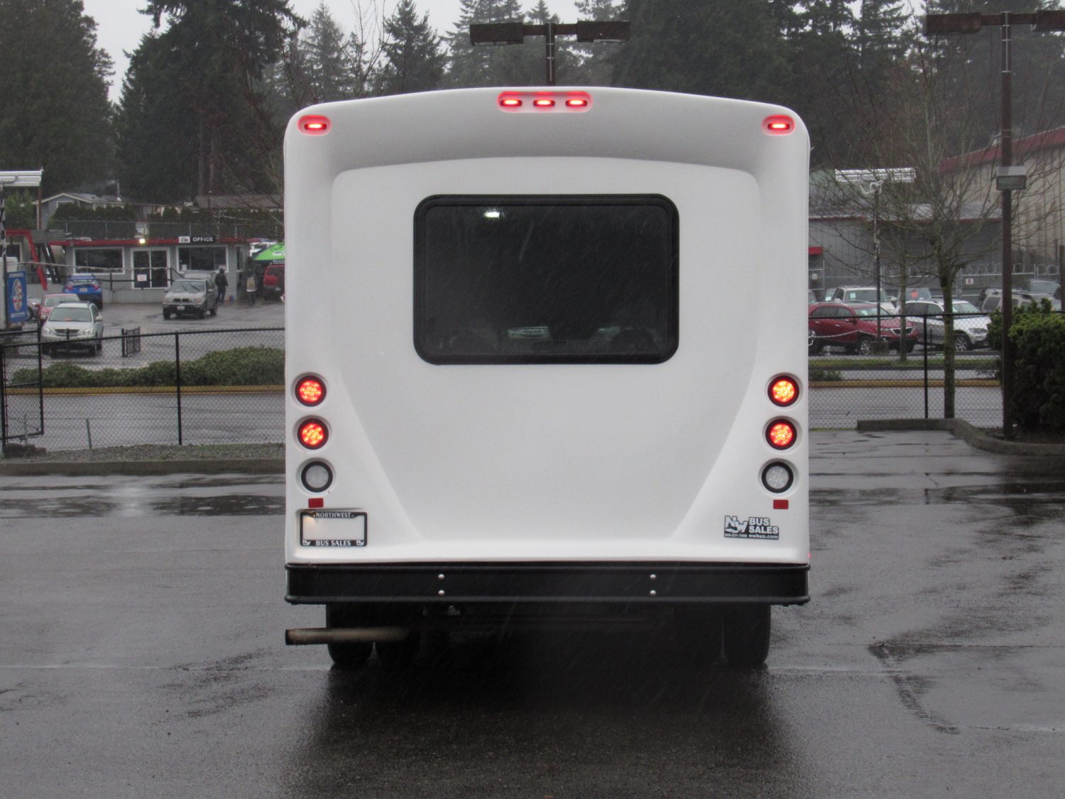 2017 Ford Starcraft Allstar 12 Passenger + 2 Wheelchairs Shuttle Bus - S29341 - Image 11