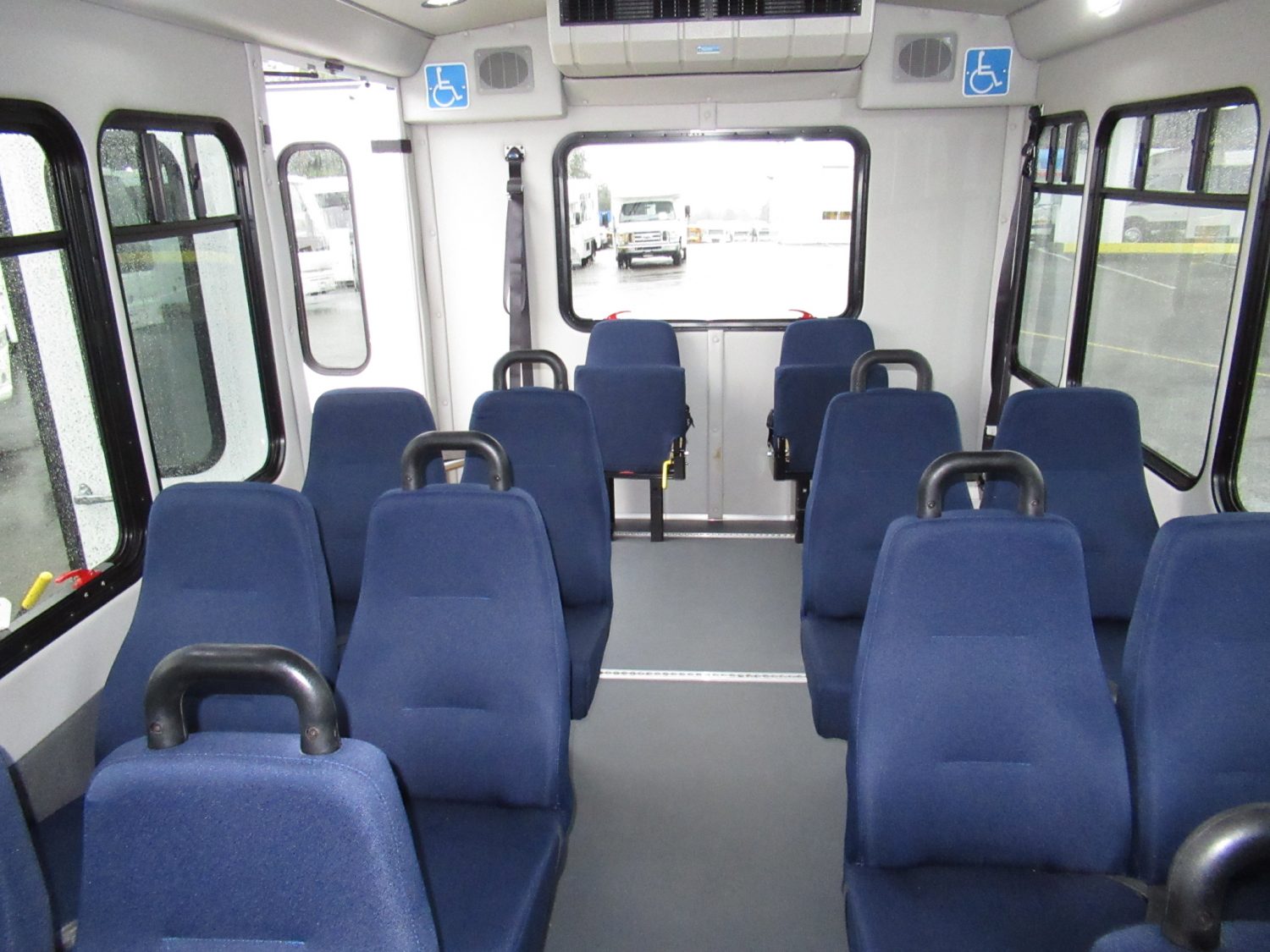 2017 Ford Starcraft Allstar 12 Passenger + 2 Wheelchairs Shuttle Bus - S29341 - Image 6