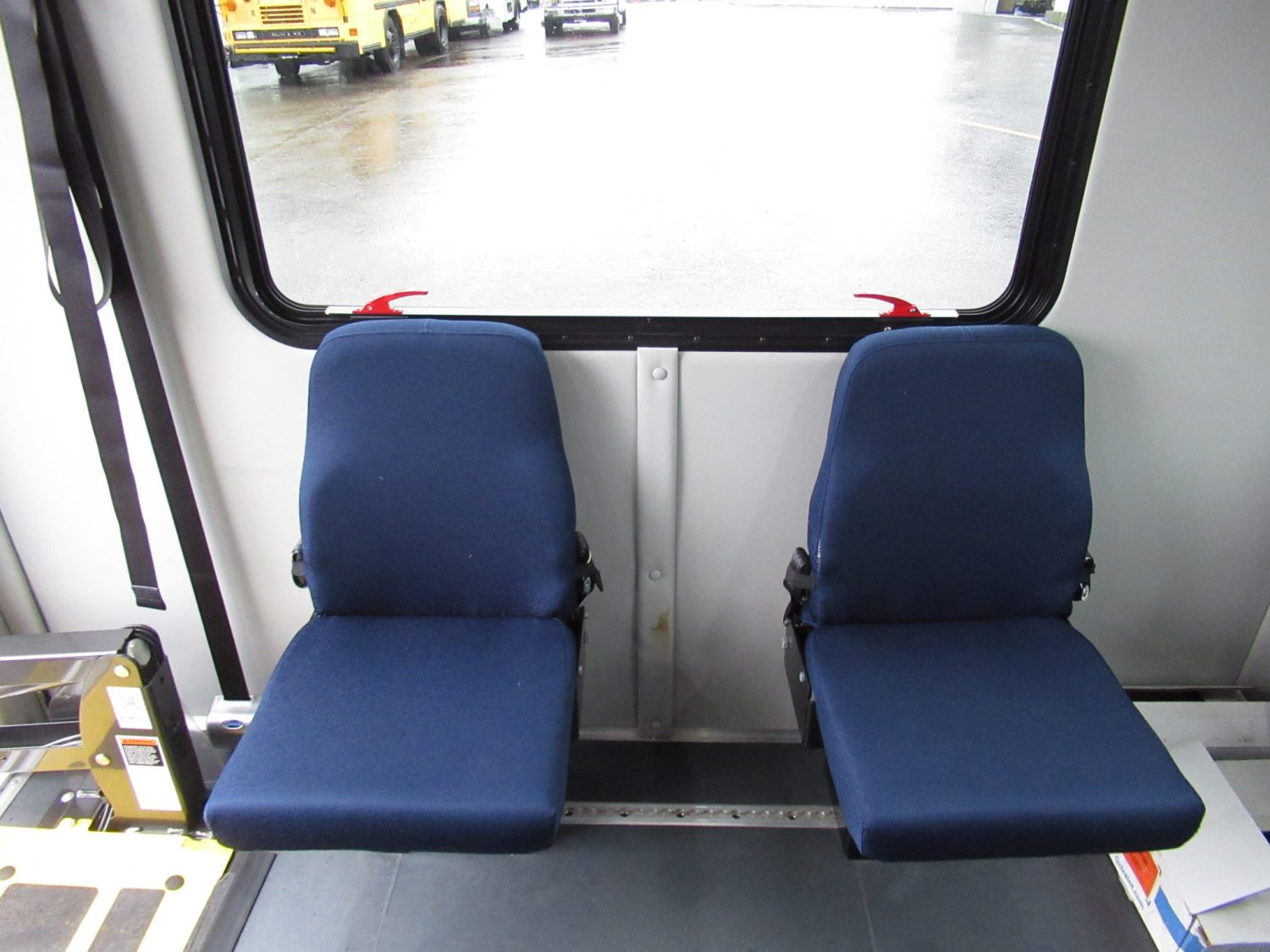 2017 Ford Starcraft Allstar 12 Passenger + 2 Wheelchairs Shuttle Bus - S29341 - Image 9