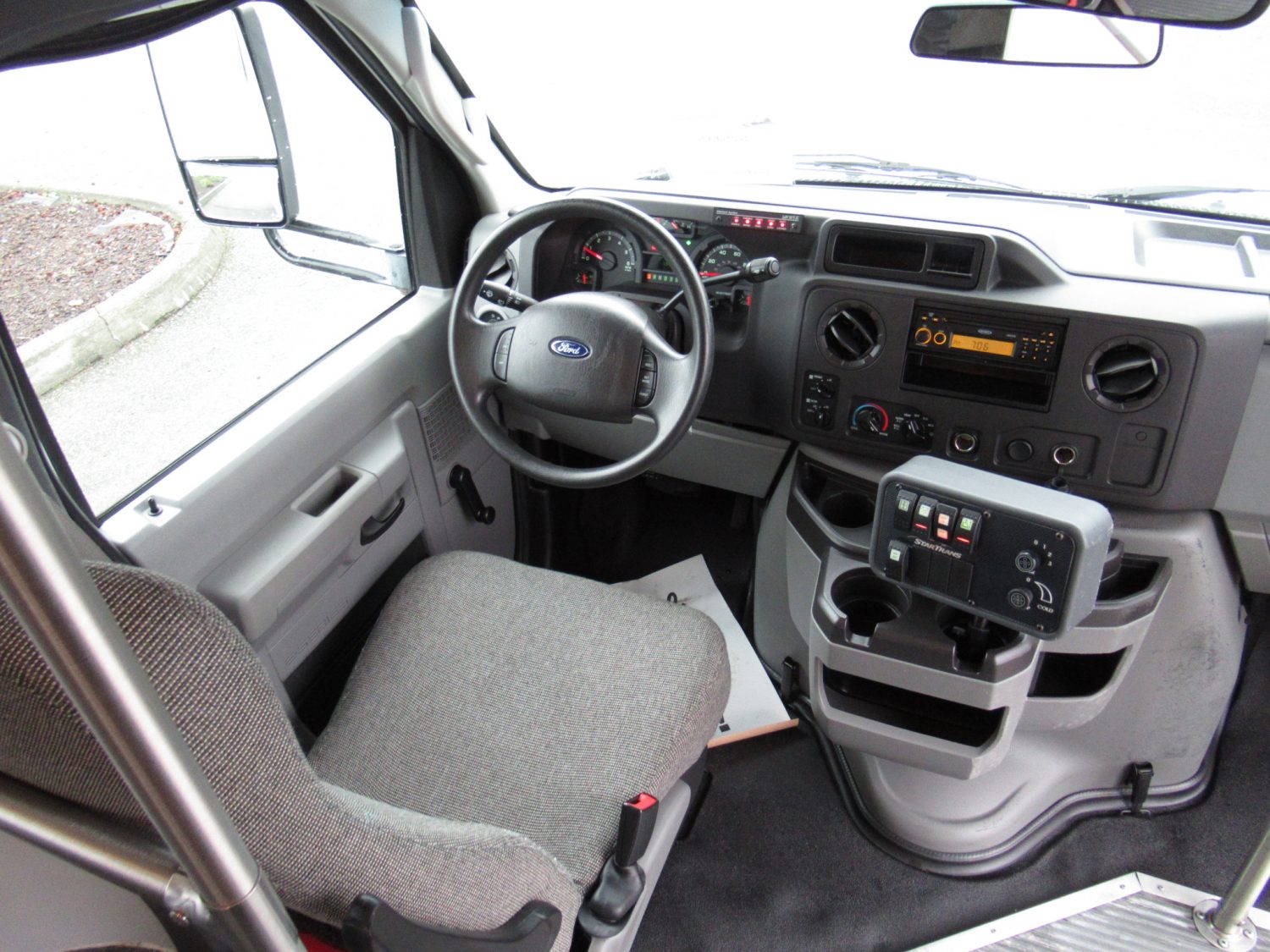 2009 Ford Startrans Senator 16+2 ADA Shuttle Bus - S25115 - Image 5