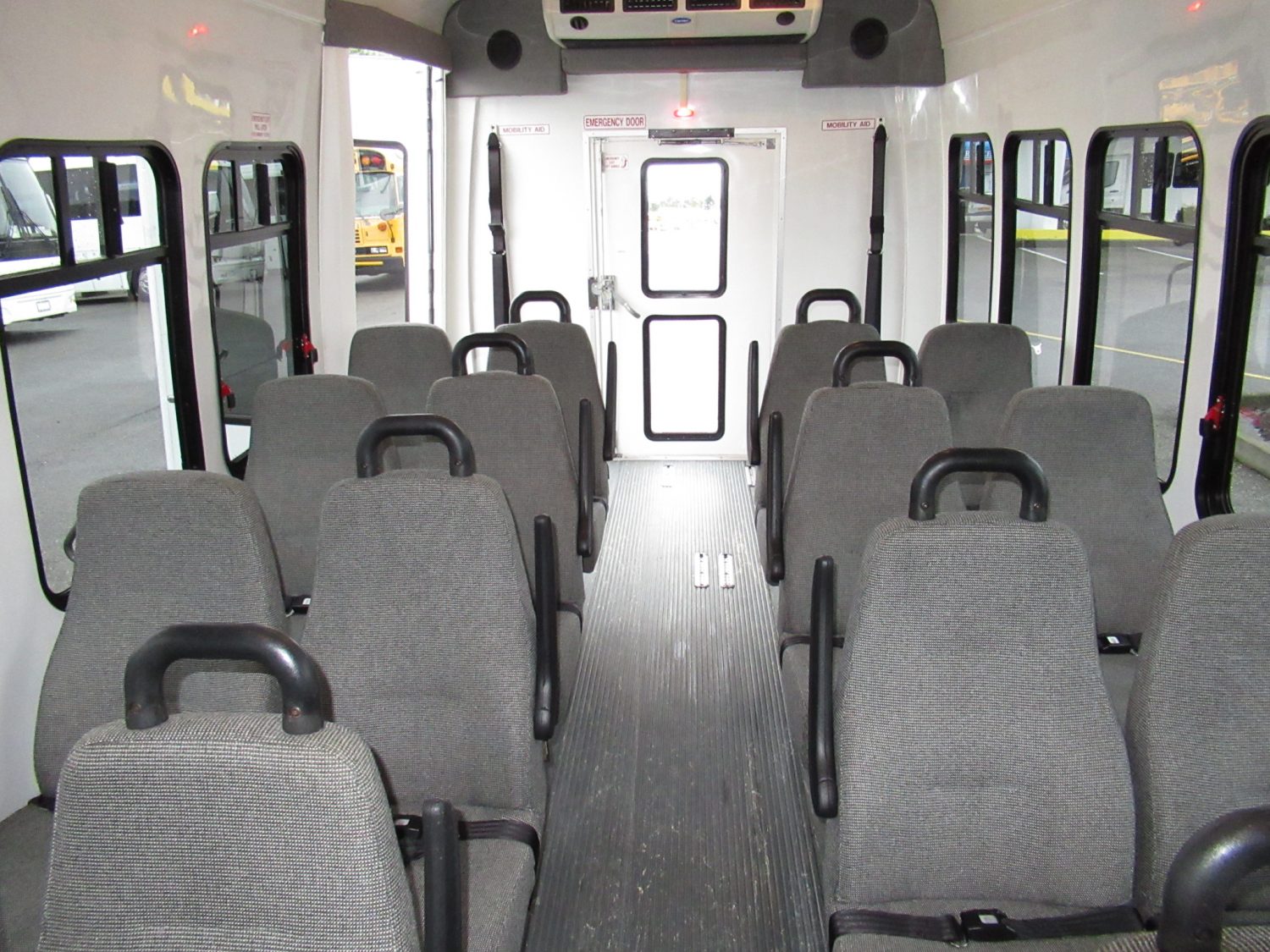 2009 Ford Startrans Senator 16+2 ADA Shuttle Bus - S25115 - Image 6