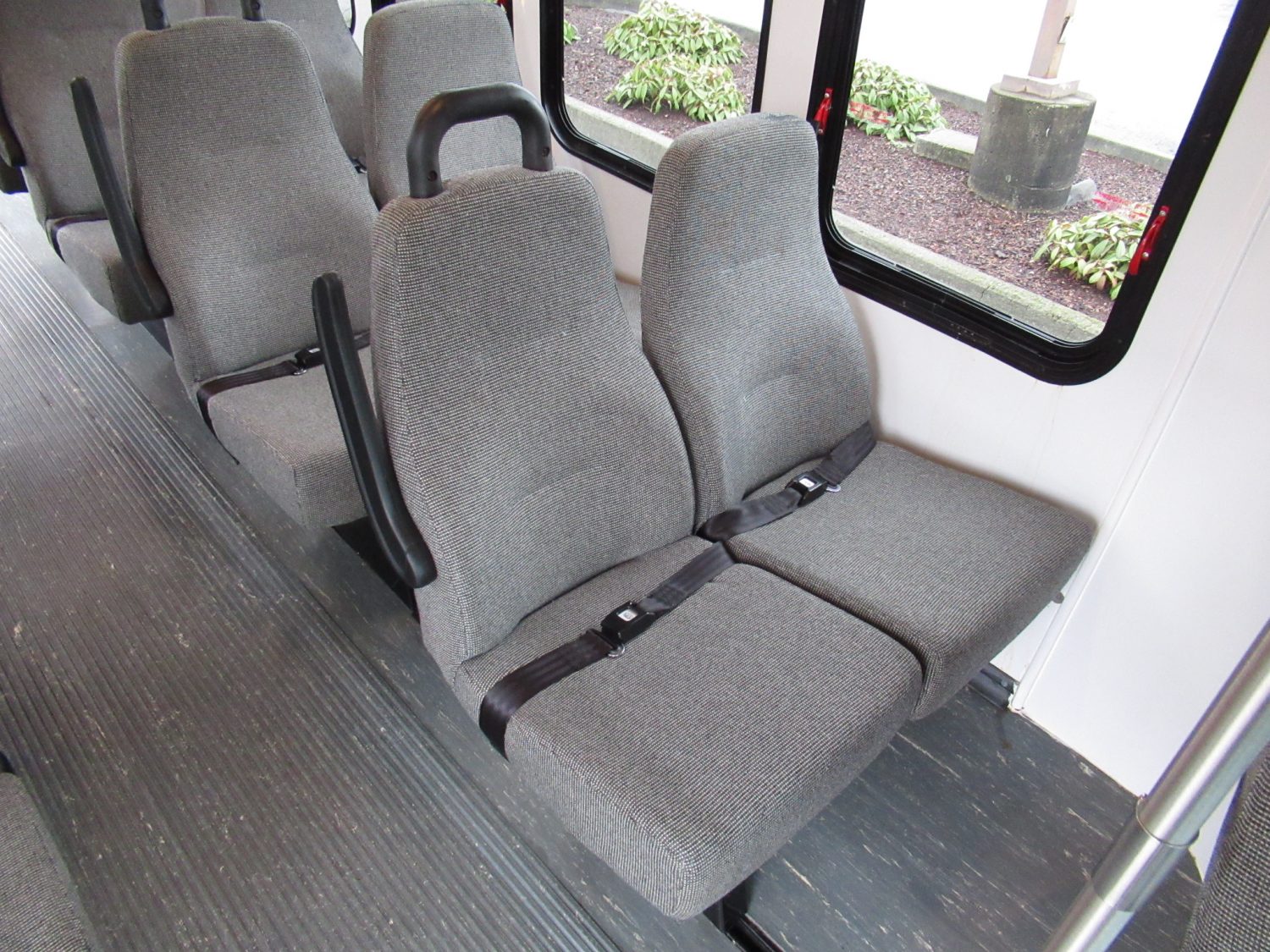 2009 Ford Startrans Senator 16+2 ADA Shuttle Bus - S25115 - Image 9