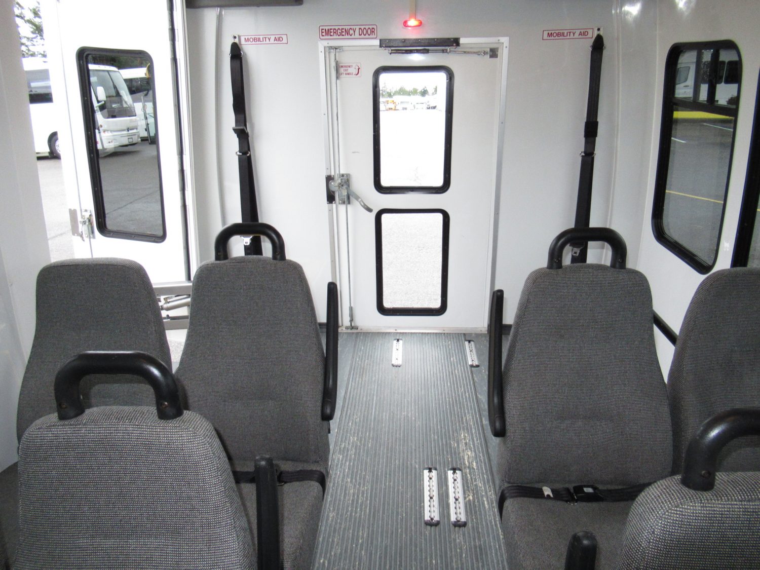 2009 Ford Startrans Senator 16+2 ADA Shuttle Bus - S25115 - Image 7