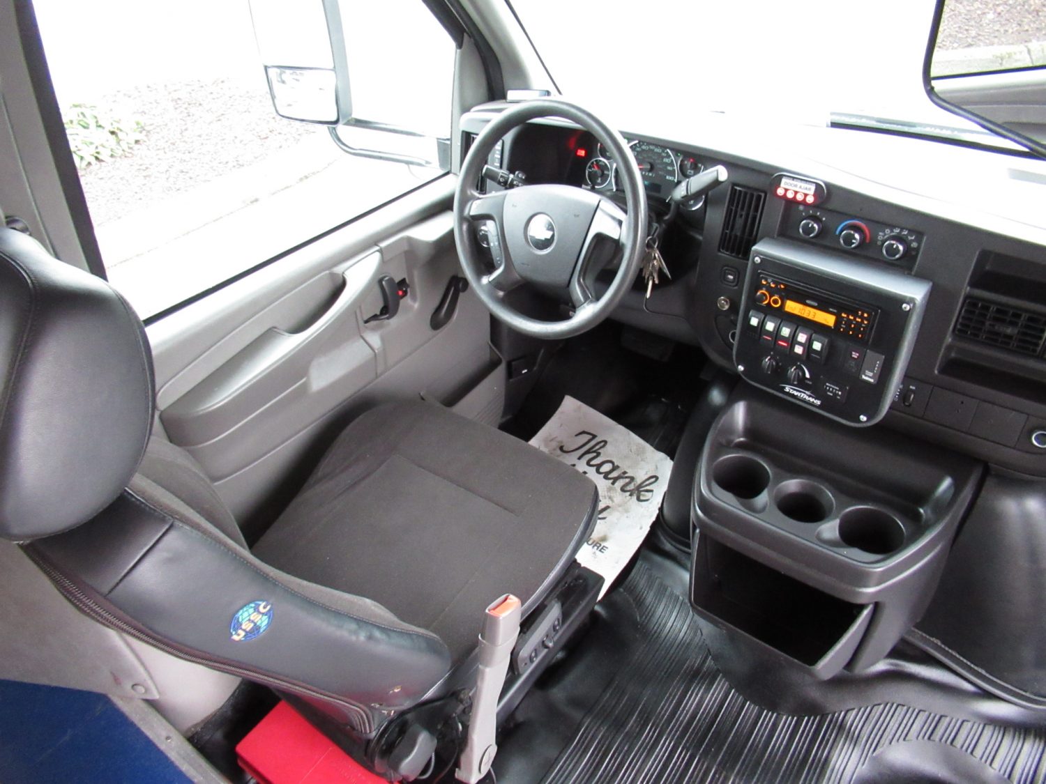 2010 Chevrolet Startrans 10 Passenger ADA Shuttle Bus - S21755 - Image 5