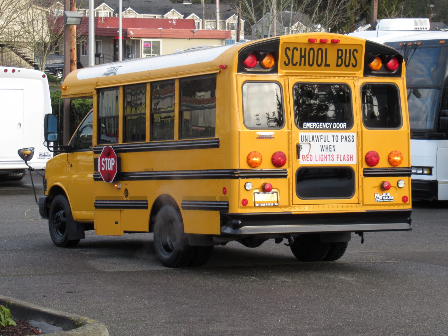2009 GMC Thomas 23 Pax Type-A School Bus - B62504 - Image 4