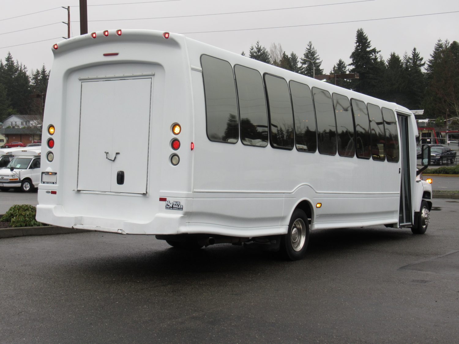 2008 Chevrolet TurtleTop 28 Passenger + Rear Luggage - S14871 - Image 3