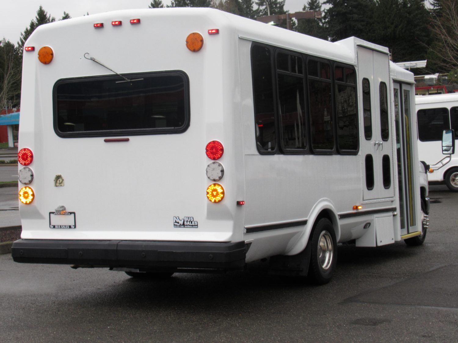2012 Ford Eldorado Aerotech 13 Passenger + 1 Wheelchair Shuttle Bus - S13100 - Image 3