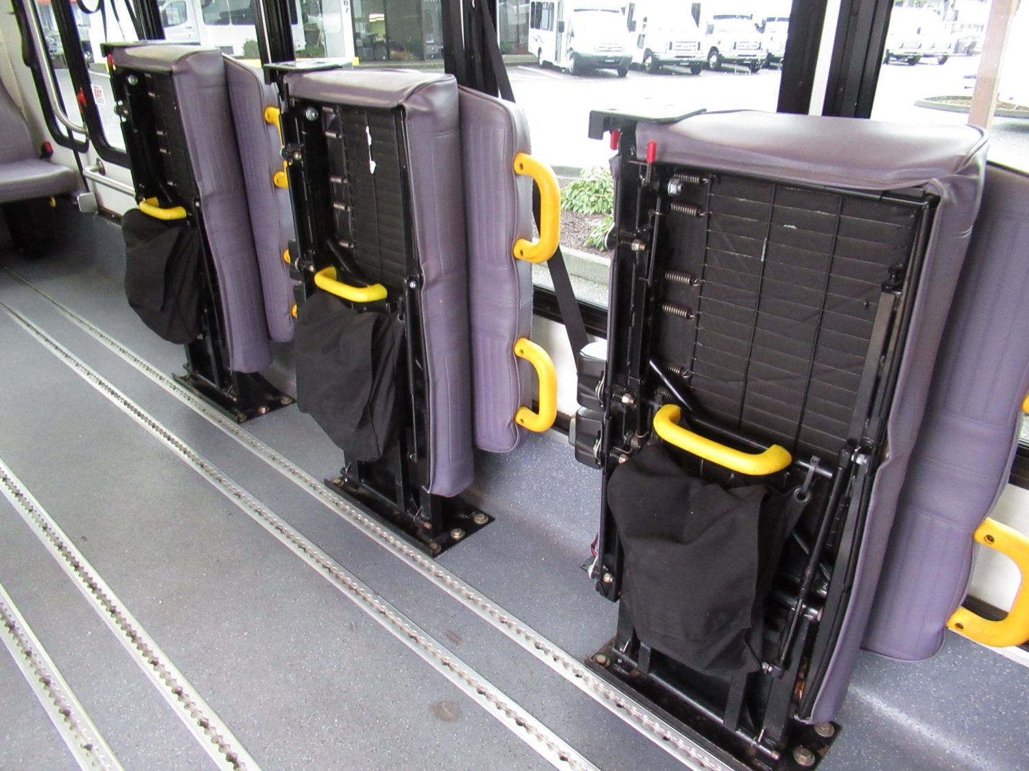 2012 Ford Eldorado Aerotech 13 Passenger + 1 Wheelchair Shuttle Bus - S13100 - Image 9