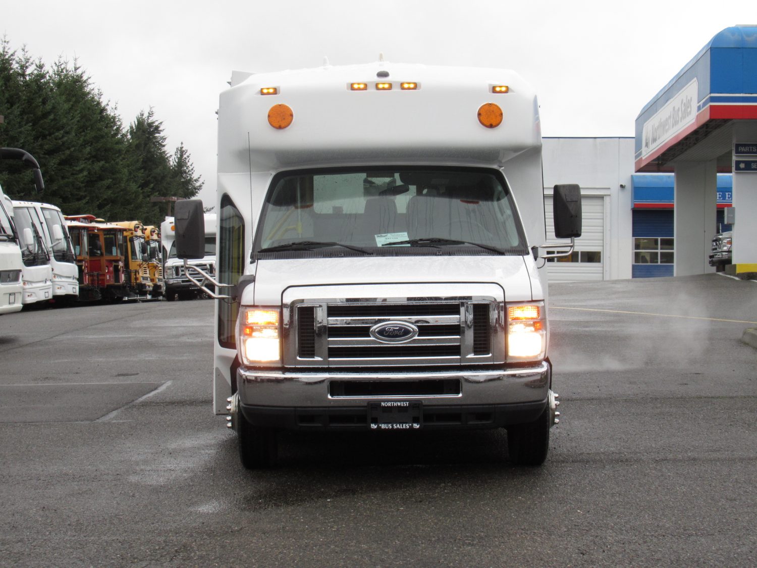2012 Ford Eldorado Aerotech 13 Passenger ADA Shuttle Bus - S47150 - Image 12