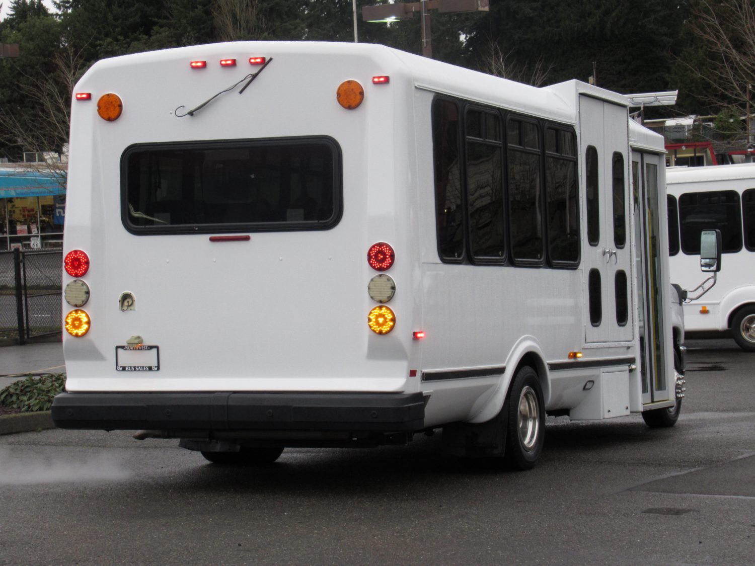 2012 Ford Eldorado Aerotech 13 Passenger ADA Shuttle Bus - S47150 - Image 3