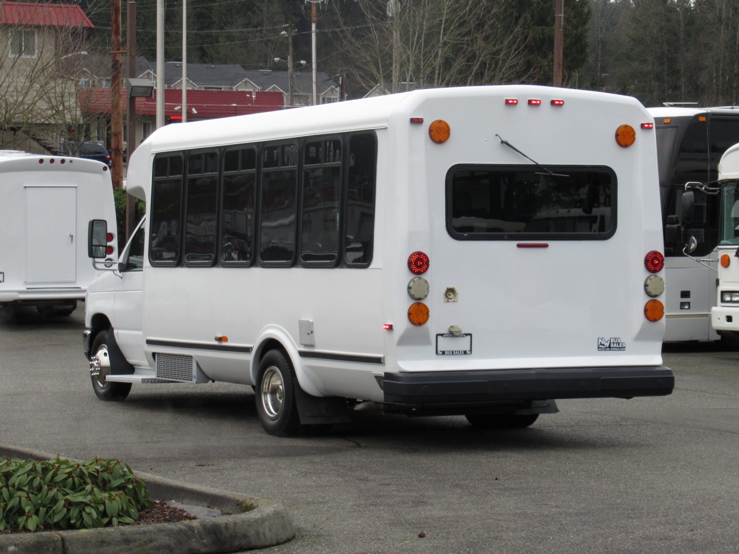 2012 Ford Eldorado Aerotech 13 Passenger ADA Shuttle Bus - S47151 - Image 4