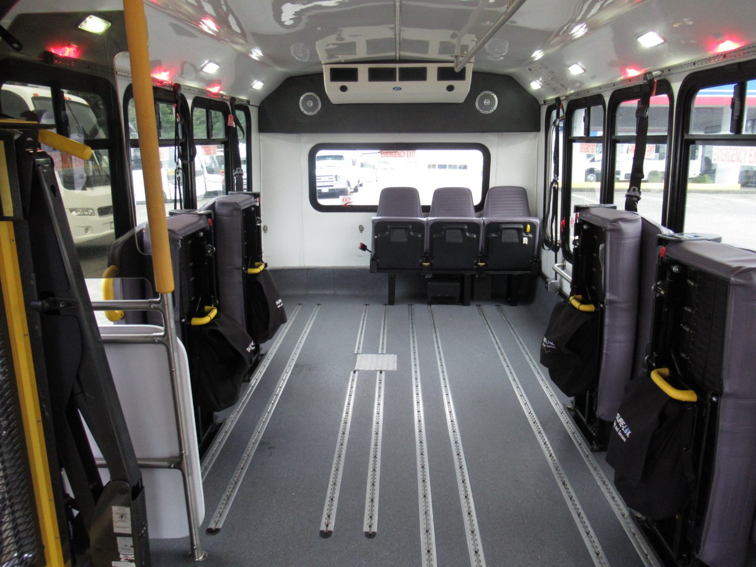 2012 Ford Eldorado Aerotech 13 Passenger ADA Shuttle Bus - S47151 - Image 6