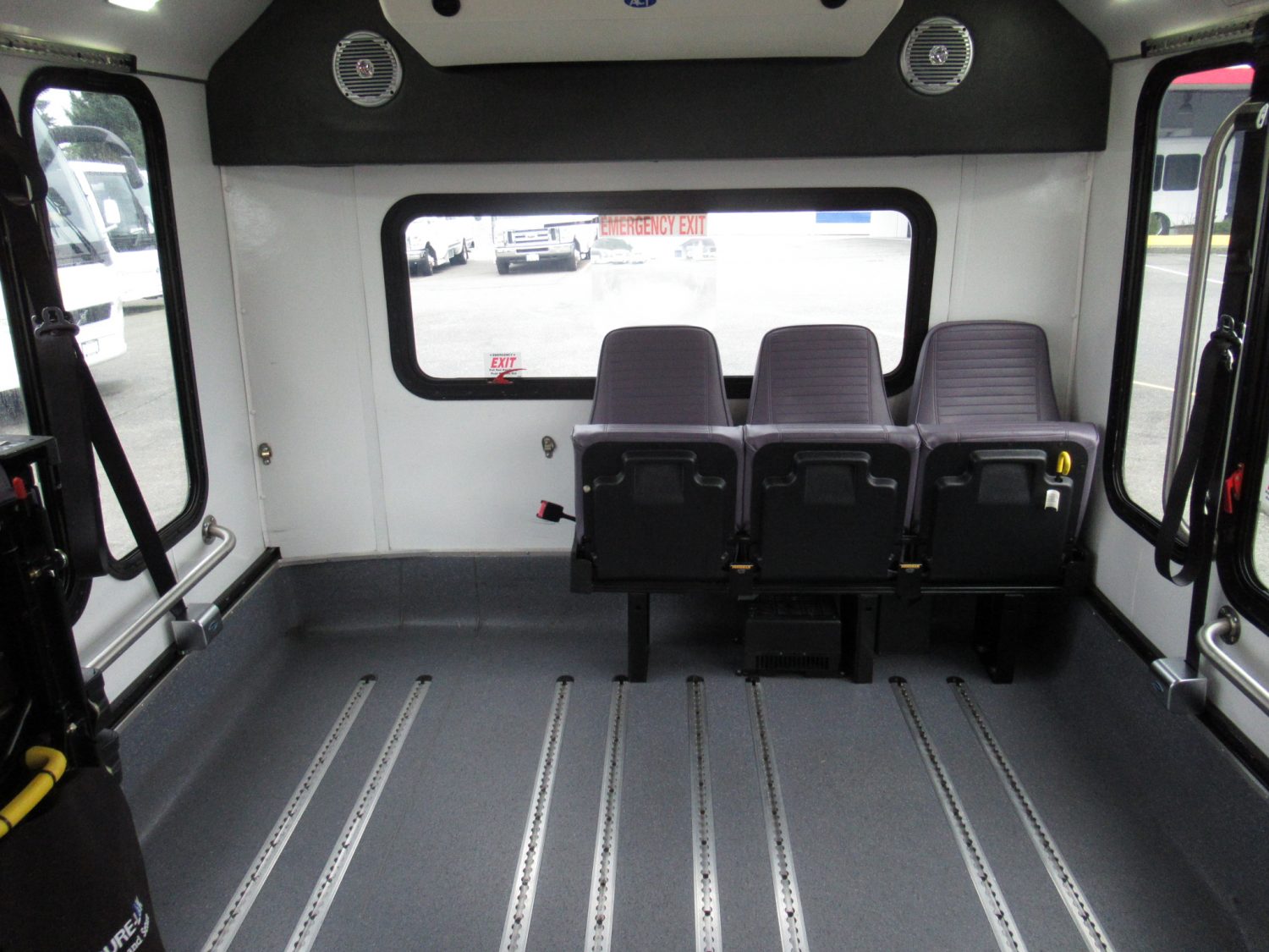 2012 Ford Eldorado Aerotech 13 Passenger ADA Shuttle Bus - S47151 - Image 9