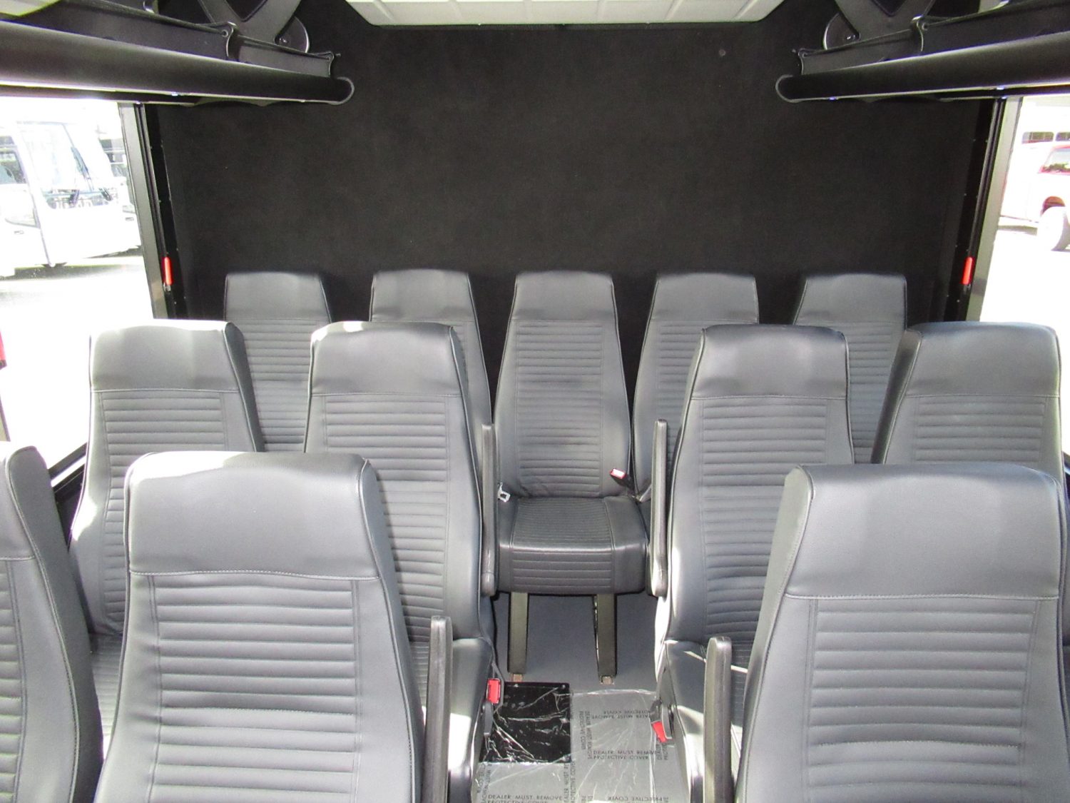 2018 Ford Metro Link 25 Passenger + Rear Luggage - S38175 - Image 5