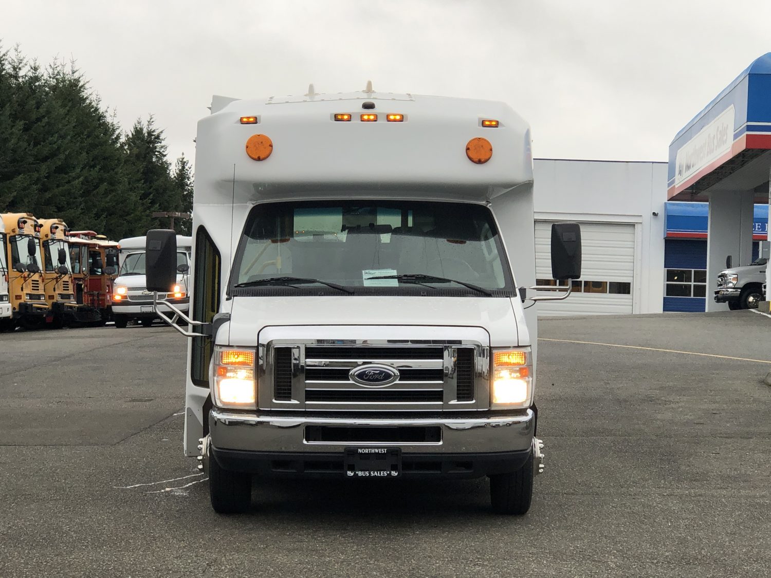 2012 Ford Eldorado Aerotech 13 Passenger ADA Shuttle Bus - S92828 - Image 12