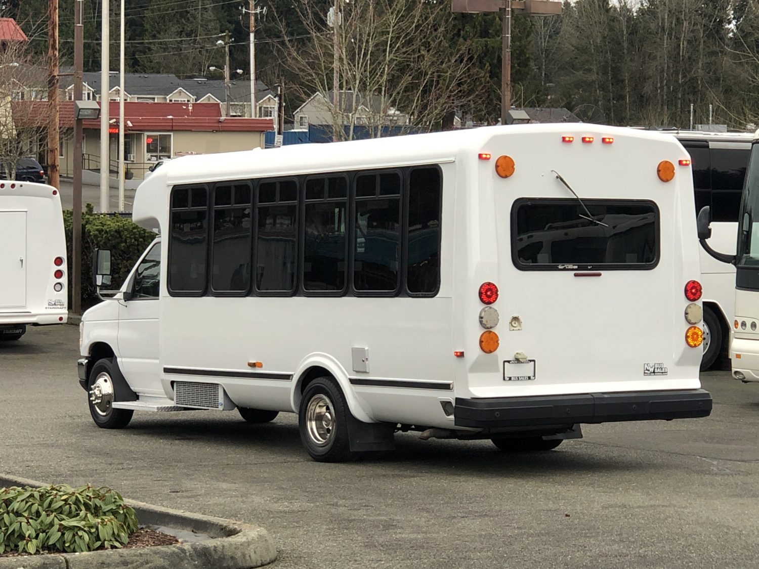 2012 Ford Eldorado Aerotech 13 Passenger ADA Shuttle Bus - S92828 - Image 4