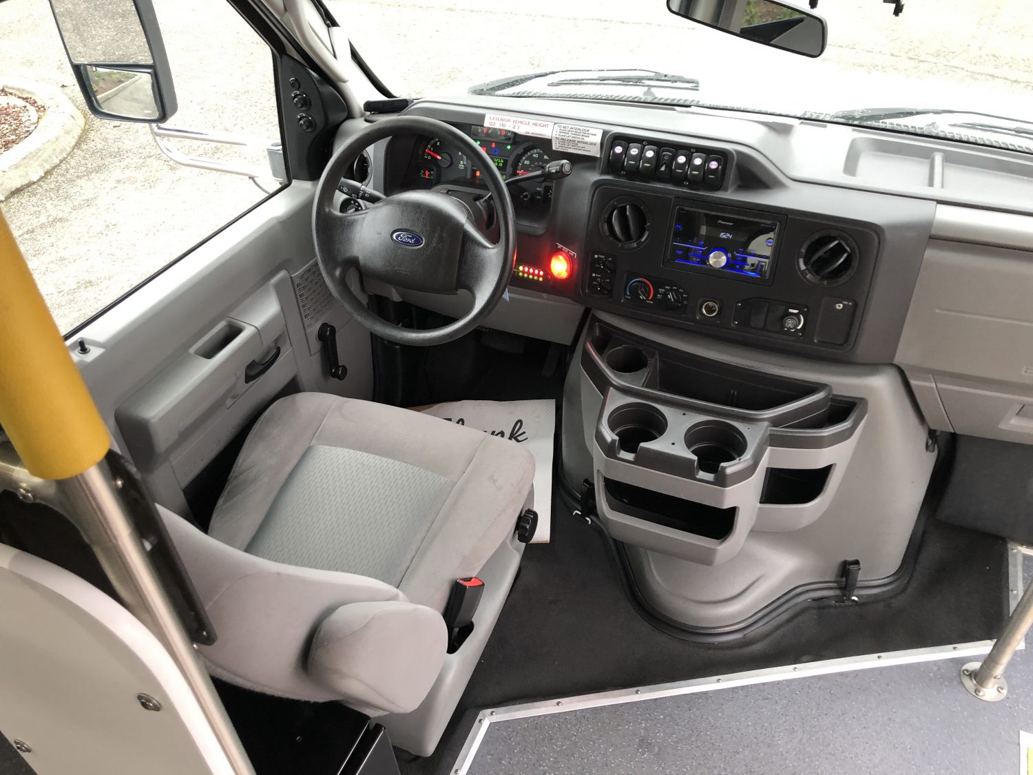 2012 Ford Eldorado Aerotech 13 Passenger ADA Shuttle Bus - S92828 - Image 5