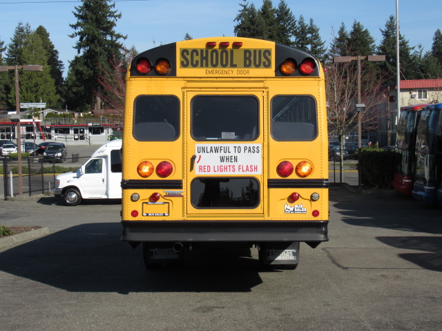 2007 Thomas Saf-T-Liner 77 Passenger School Bus for Sale - B81425 - Image 11