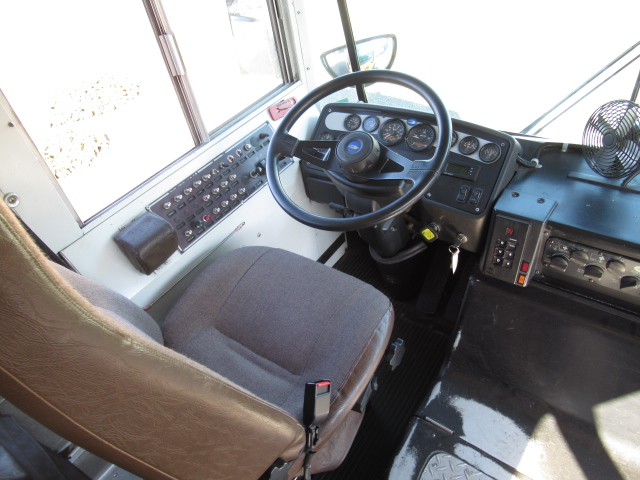 2001 Bluebird All American 84 Passenger School Bus - B99814 - Image 5