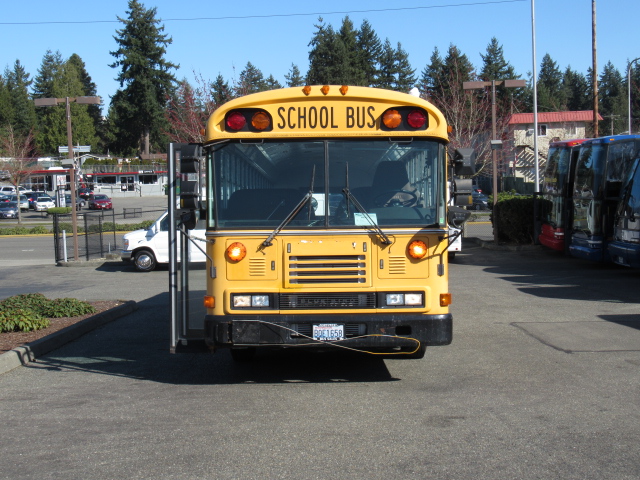 2001 Bluebird All American 84 Passenger School Bus - B99814 - Image 12