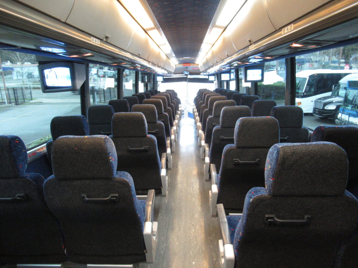 2005 MCI J4500 56 Passenger Coach Bus- C62783 - Image 8