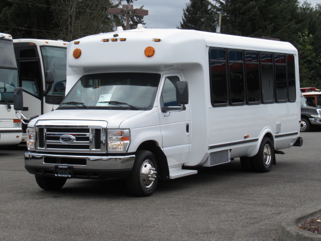 2012 Ford Eldorado Aerotech 13 Passenger ADA Shuttle Bus - S95923 - Image 2