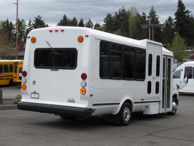 2012 Ford Eldorado Aerotech 13 Passenger ADA Shuttle Bus - S95923 - Image 3