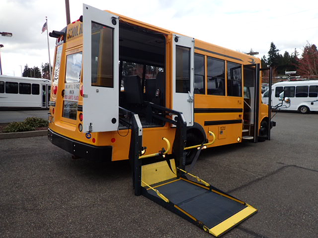 2011 Chevrolet Bluebird 12 Passenger & 1 Wheelchair - B69482 - Image 3