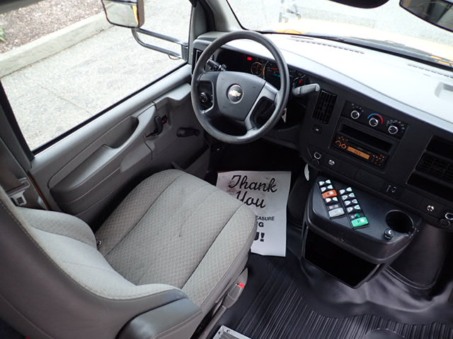 2011 Chevrolet Bluebird 12 Passenger & 1 Wheelchair - B69482 - Image 5