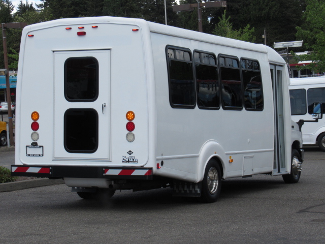 2014 Ford Goshen Impulse 24 Passenger Shuttle Bus - S91834 - Image 3