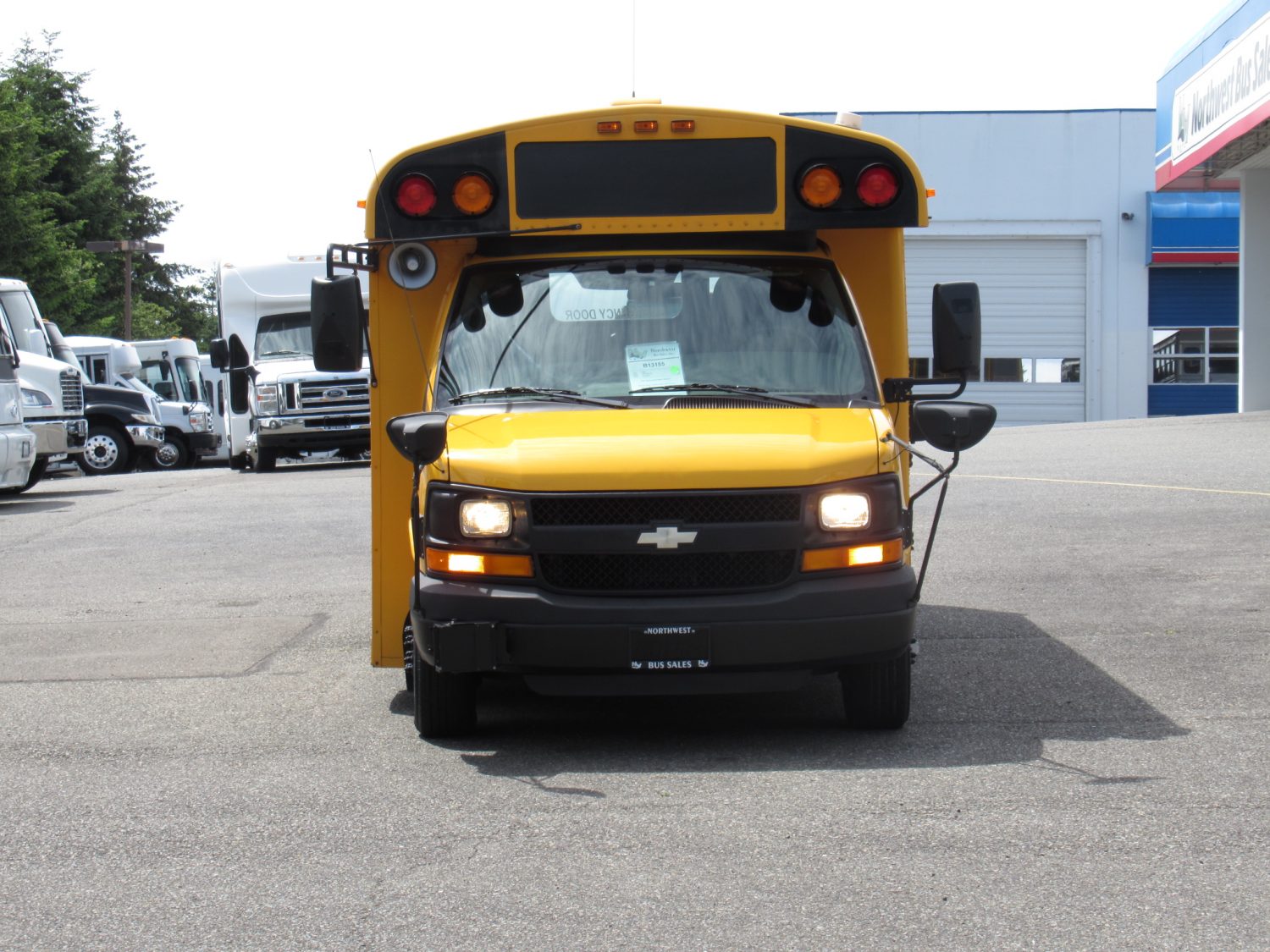 2009 Chevrolet Thomas Minotaur 12 Passenger & 1 Wheelchair - B13155 - Image 12