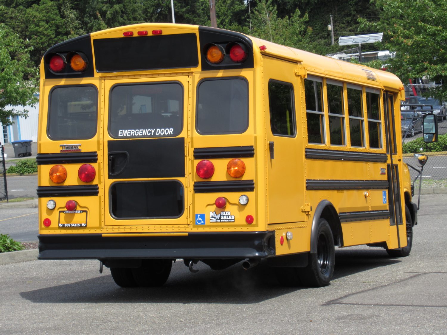 2009 Chevrolet Thomas Minotaur 12 Passenger & 1 Wheelchair - B13155 - Image 3