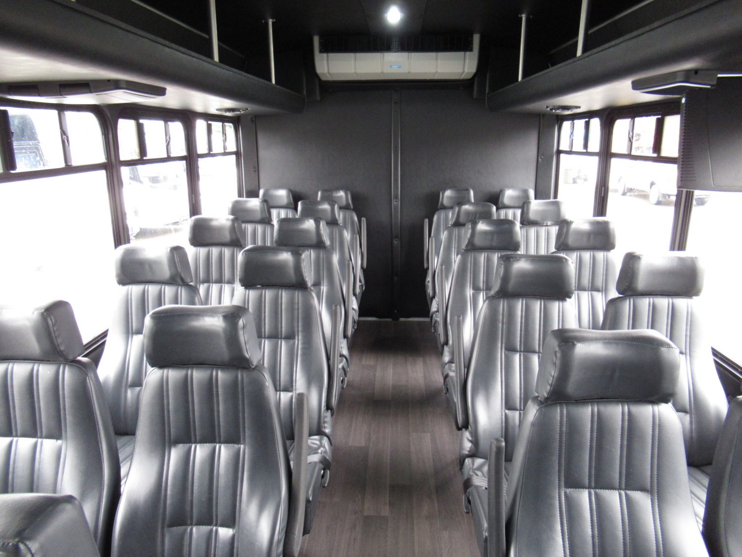 2017 Ford Starcraft MVP 24 Passenger w/ Rear Luggage - S03404 - Image 6