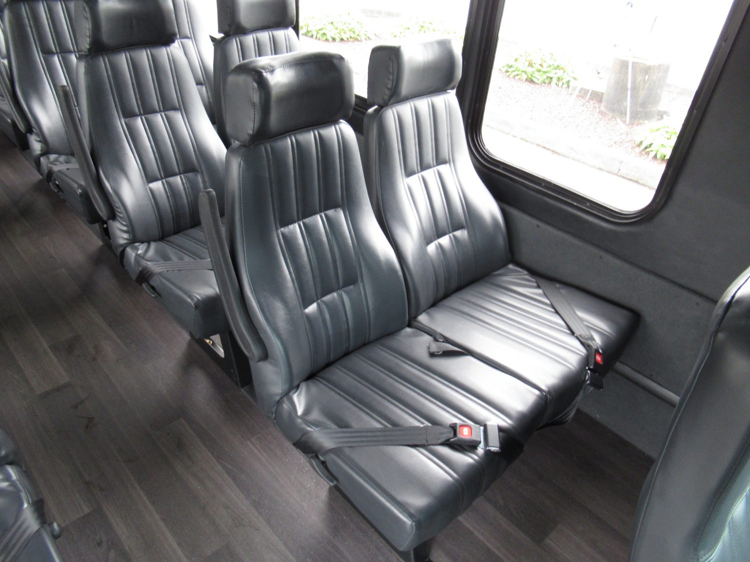 2017 Ford Starcraft MVP 24 Passenger w/ Rear Luggage - S03404 - Image 9