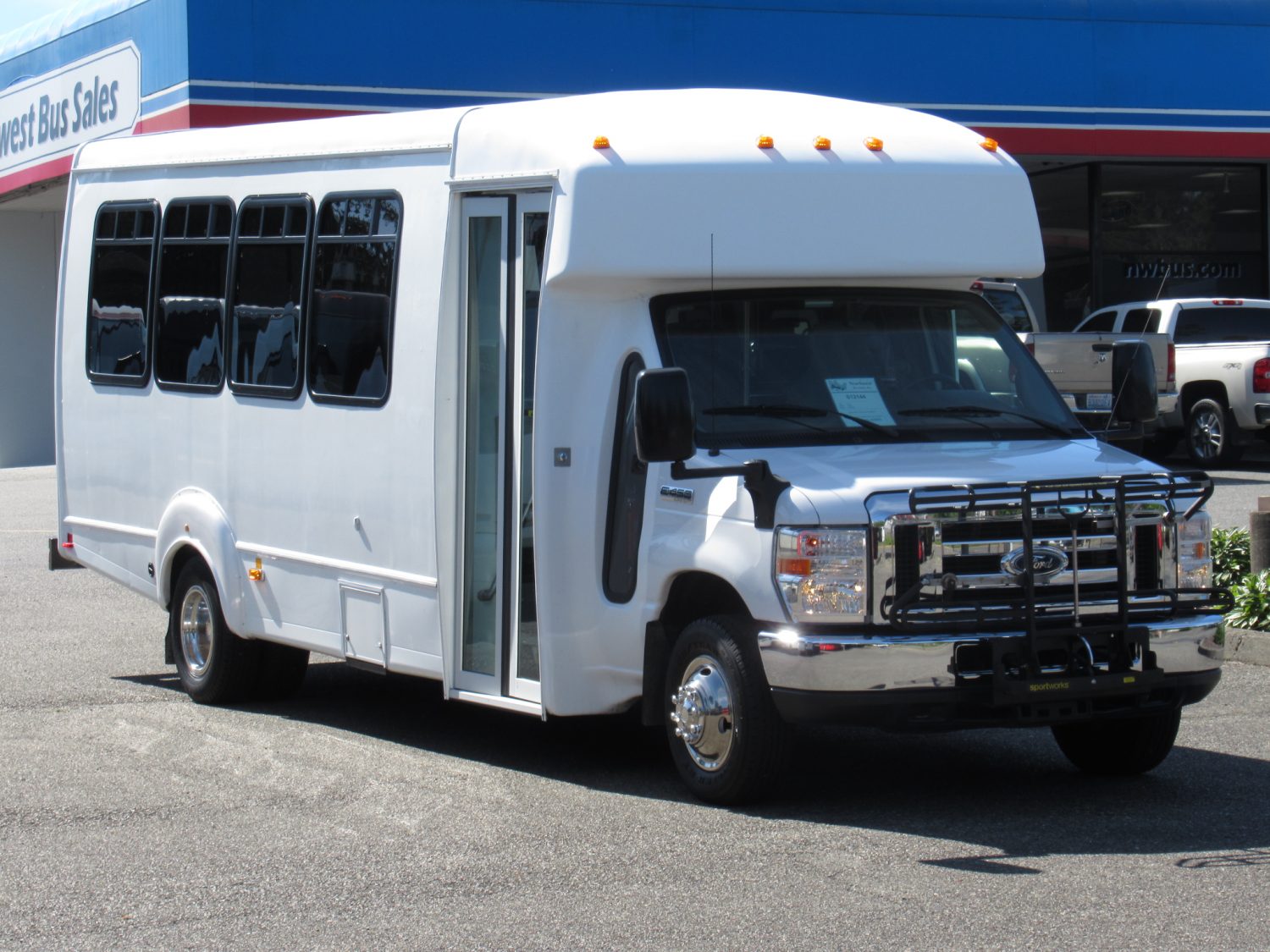 2015 Ford Goshen Impulse 24 Passenger Shuttle Bus - S12144