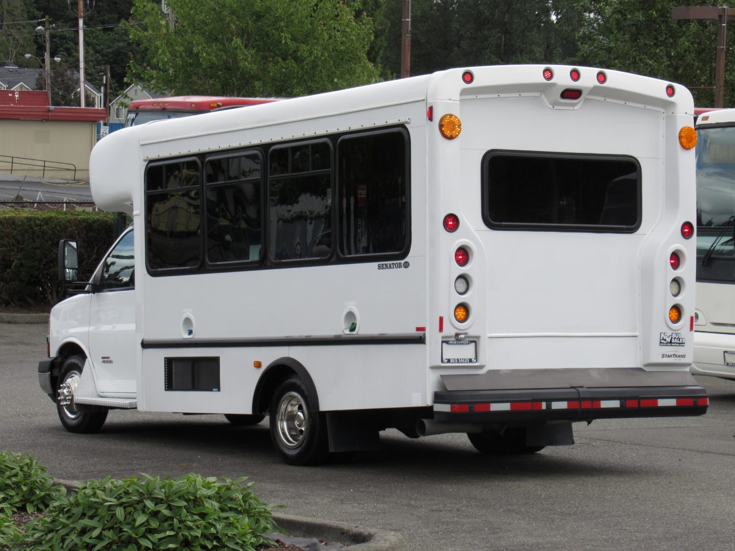 2012 Chevrolet Startrans 10+1 ADA Shuttle Bus - S25633 - Image 4