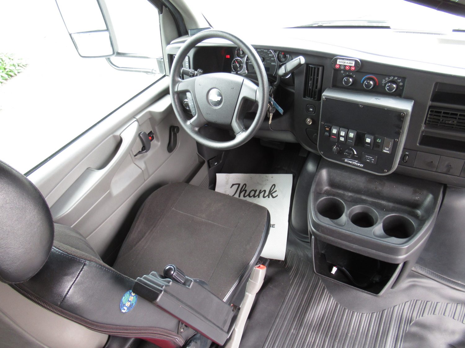 2012 Chevrolet Startrans 10+1 ADA Shuttle Bus - S25633 - Image 5