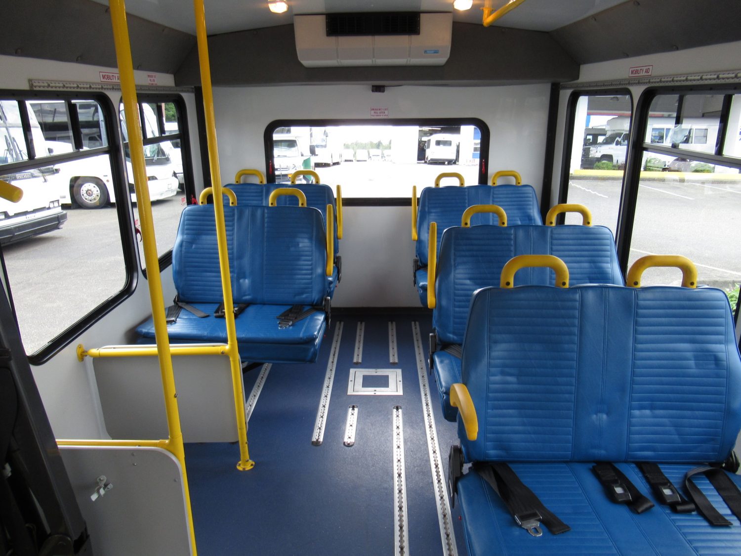 2012 Chevrolet Startrans 10+1 ADA Shuttle Bus - S25633 - Image 6