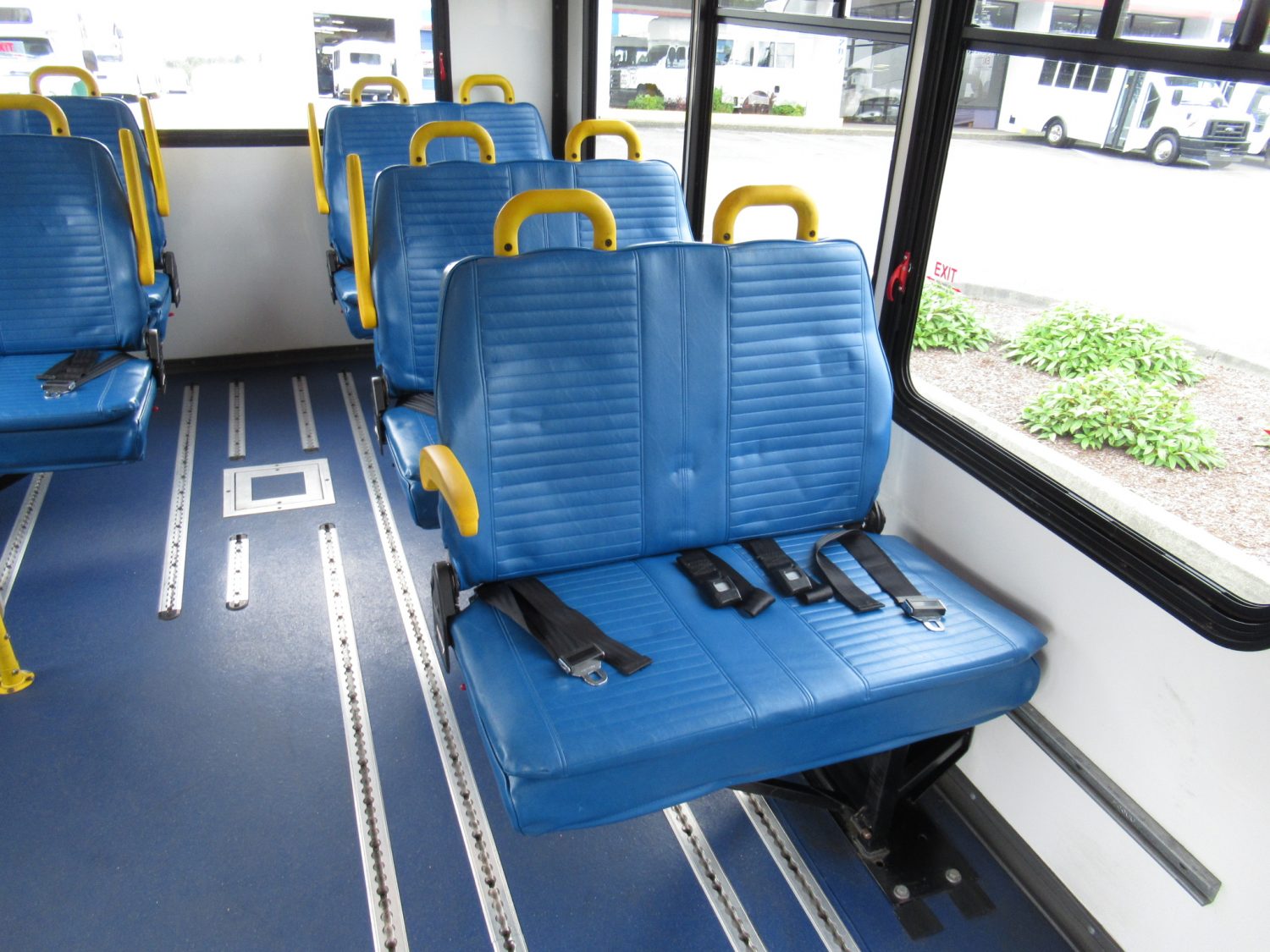 2012 Chevrolet Startrans 10+1 ADA Shuttle Bus - S25633 - Image 8