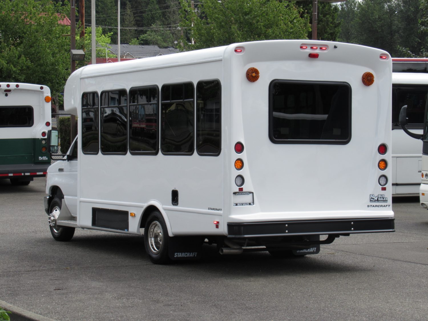 2019 Ford Starcraft Allstar 12 Passenger + 2 Wheelchairs Shuttle Bus - S68886 - Image 4