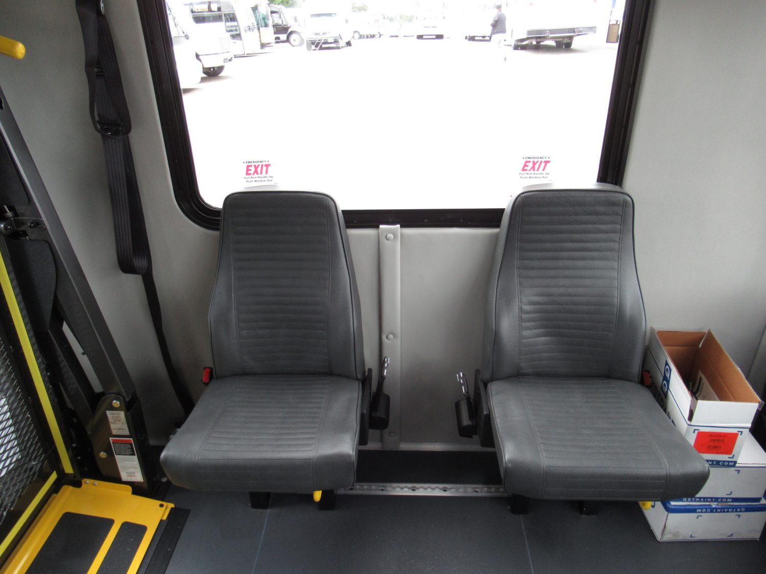 2019 Ford Starcraft Allstar 12 Passenger + 2 Wheelchairs Shuttle Bus - S68886 - Image 8