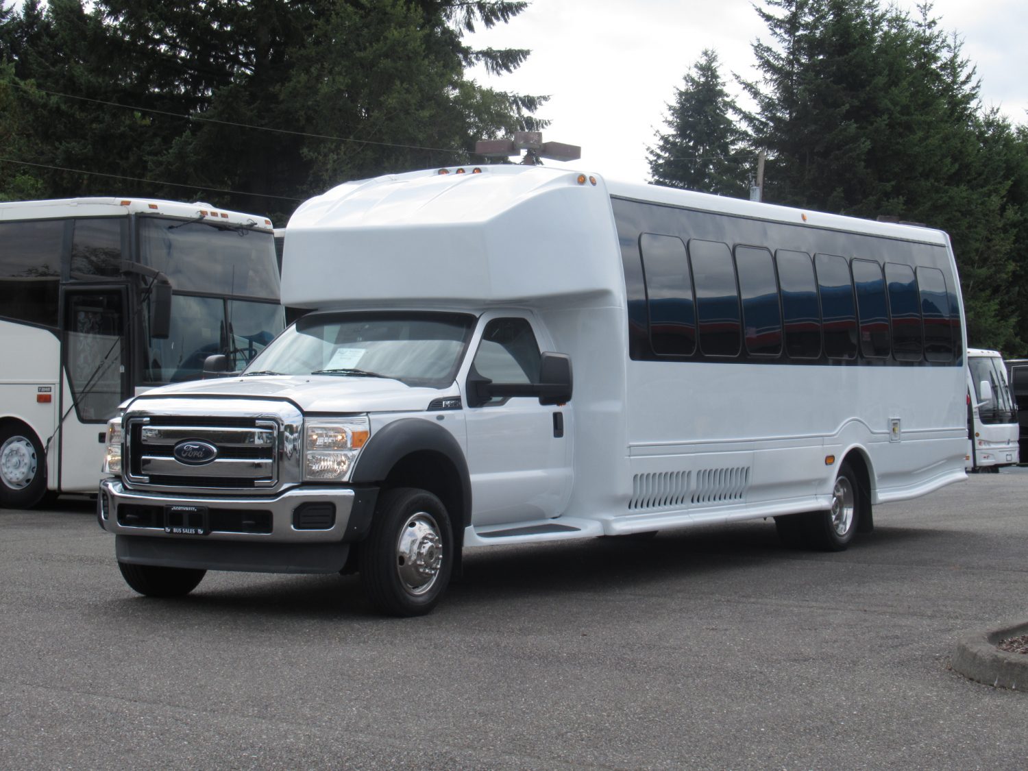 2013 Turtle Top Odyssey XL Propane Shuttle Bus 27 Passengers- S24825 - Image 2