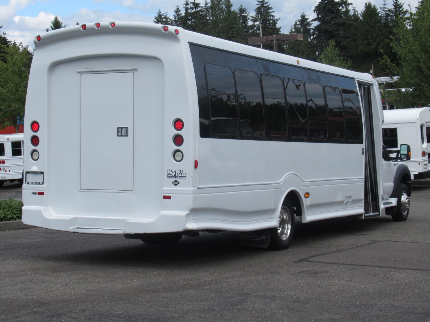 2013 Turtle Top Odyssey XL Propane Shuttle Bus 27 Passengers- S24825 - Image 3