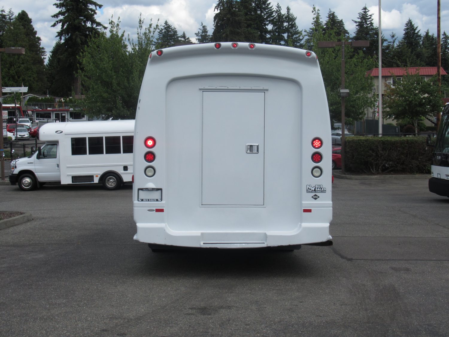 2013 Turtle Top Odyssey XL Propane Shuttle Bus 27 Passengers- S24825 - Image 11