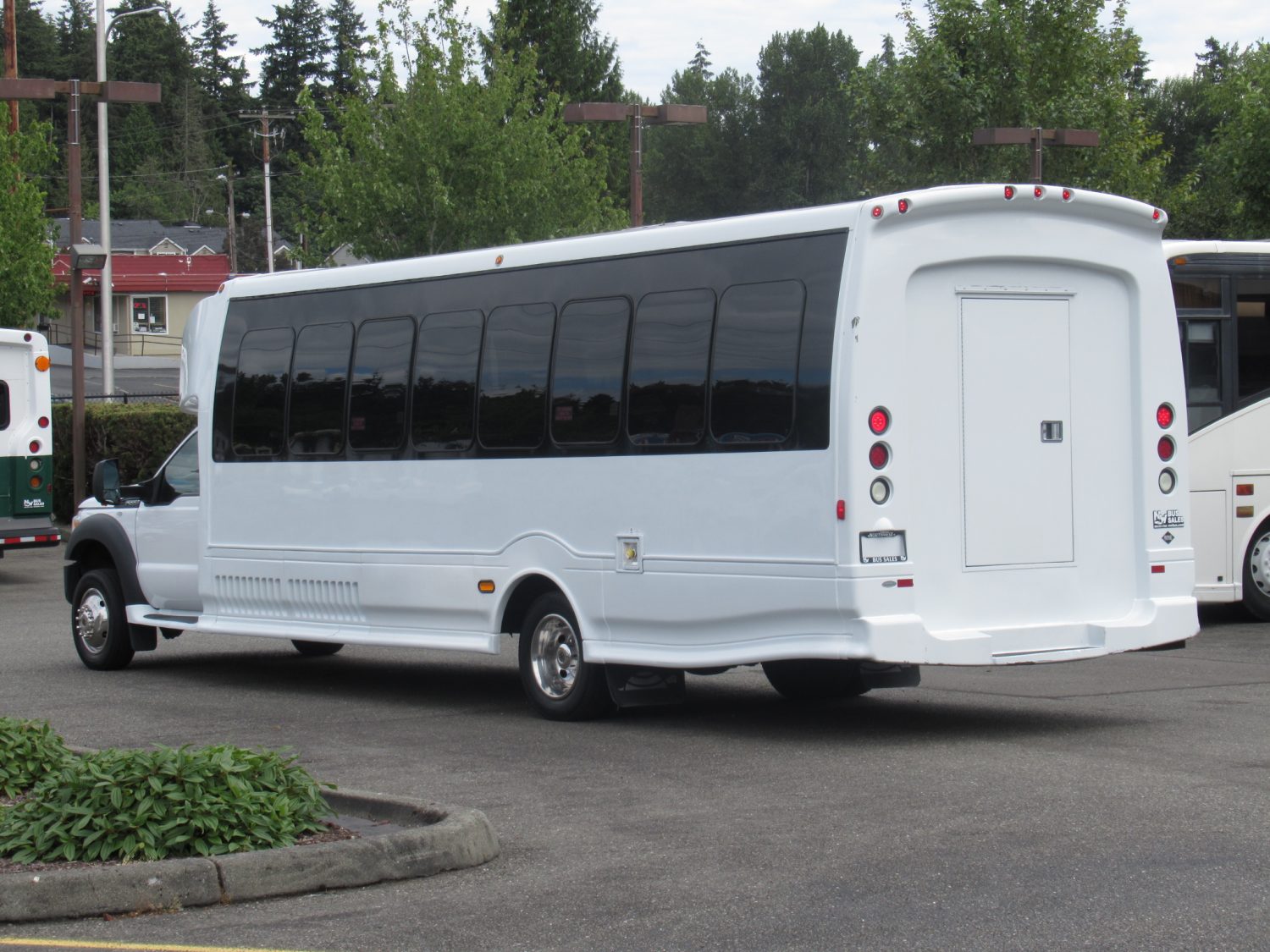 2013 Turtle Top Odyssey XL Propane Shuttle Bus 27 Passengers- S24825 - Image 4