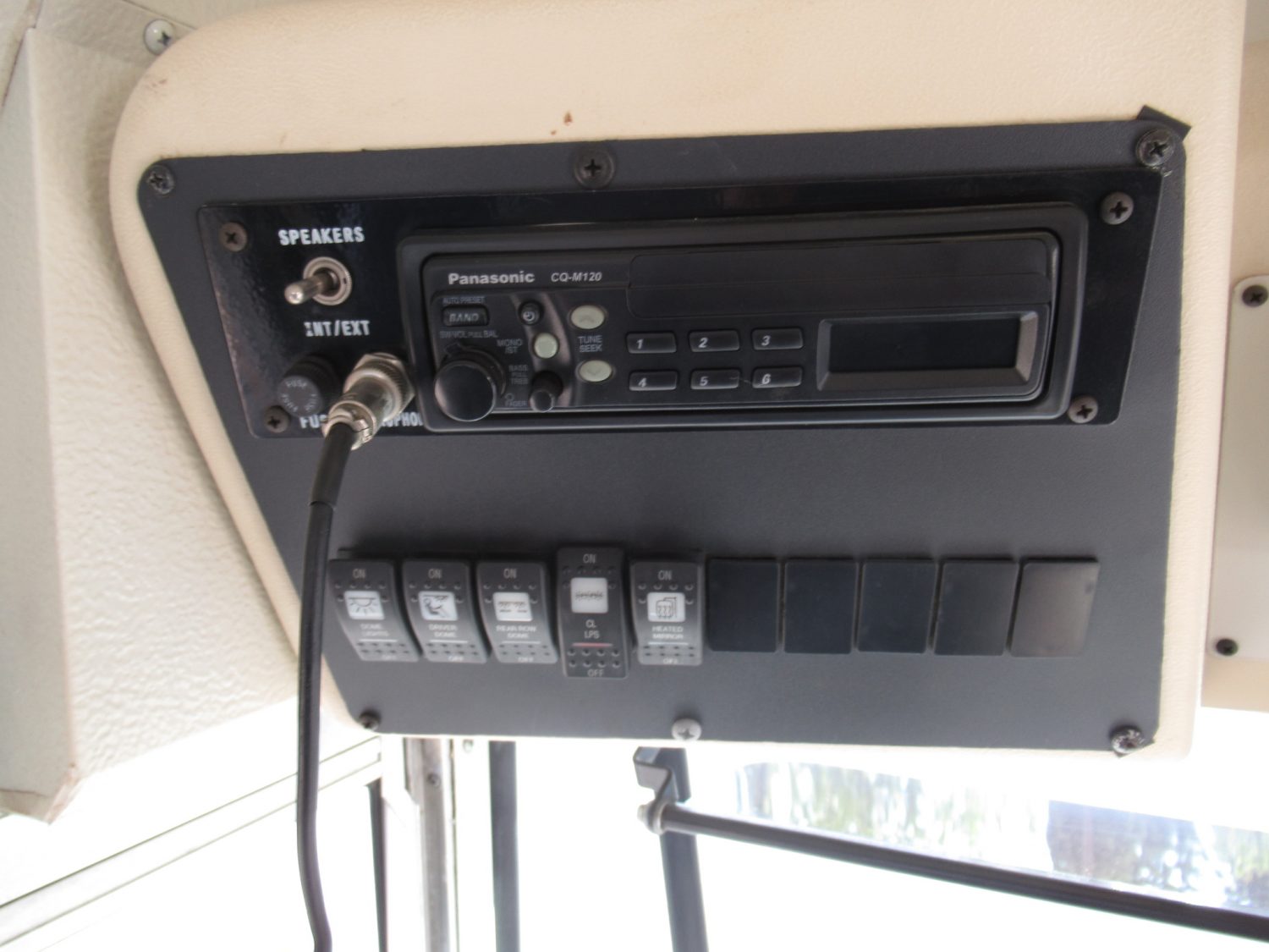 2005 IC RE-300 78 Passenger School Bus - B82272 - Image 6