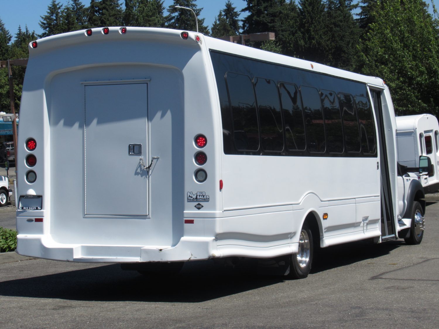 2013 Turtle Top Odyssey XL Propane Shuttle Bus 27 Passengers- S24824 - Image 3
